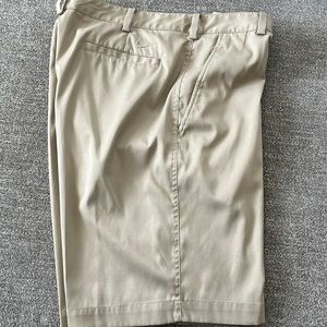 Men’s Nike golf shorts, size 34